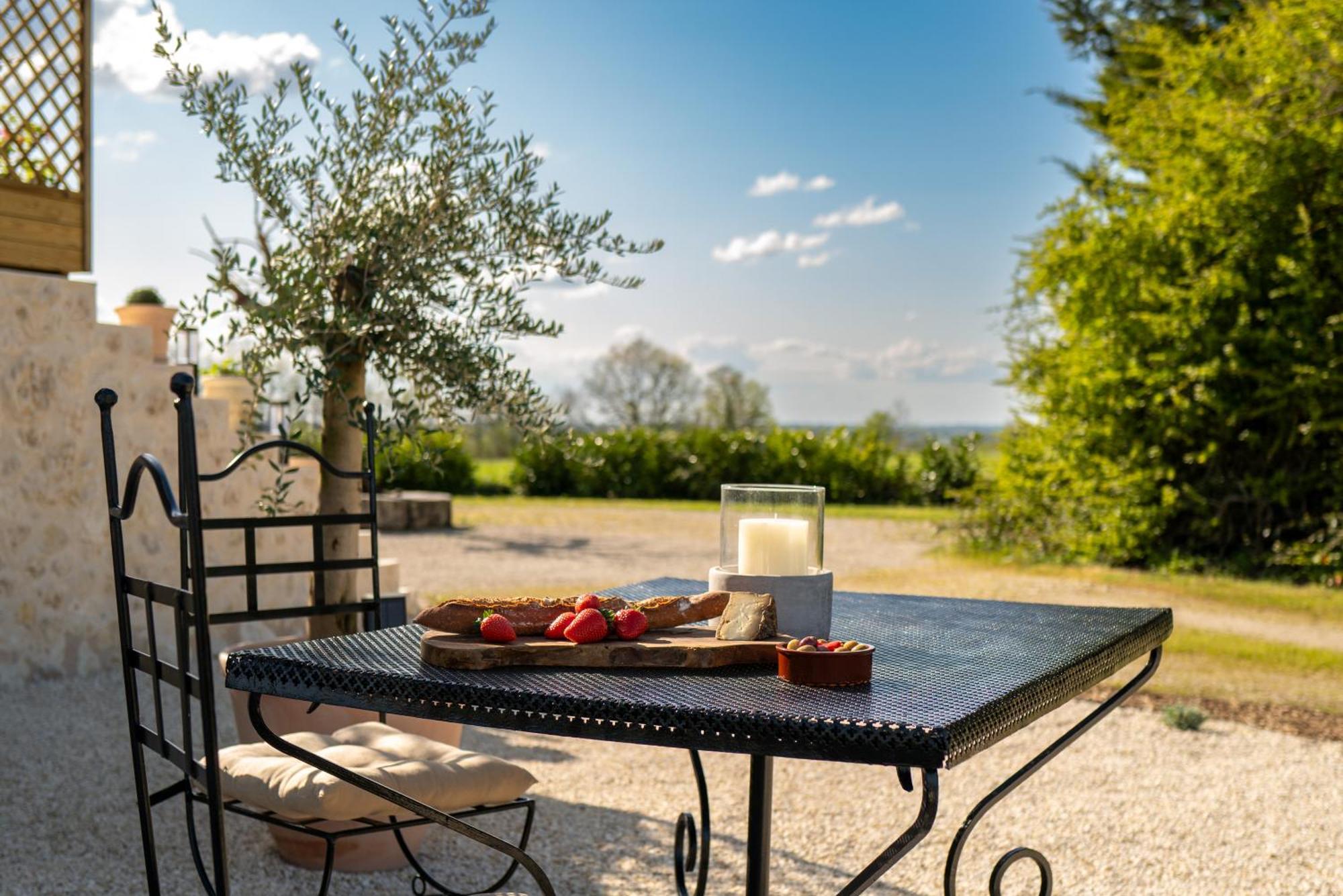 Enchanting Windmill Retreat Loubes-Bernac Exterior photo